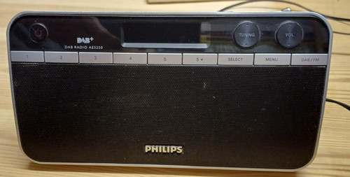 Radio philips model ae5250 - radio, model.